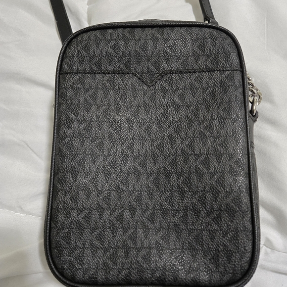 Michael Kors Black Crossbody Bag NWOT Used Once - Picture 2 of 3